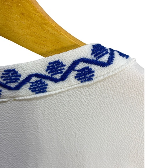 NWT Gianni Bini Riley Blouse the Pool Party Collection Ivory Blue Embroidery - Picture 7 of 9